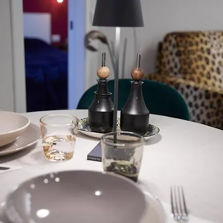 アパート Moderno Bilocale Chic 8 Min Dal Duomo *